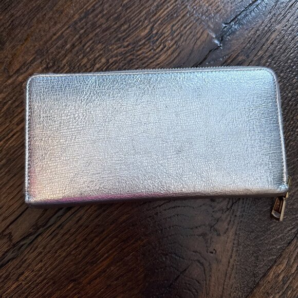 Yves Saint Laurent Wallet YSL Belle du Jour metallic Silver Leather Zip Wallet - Picture 7 of 10